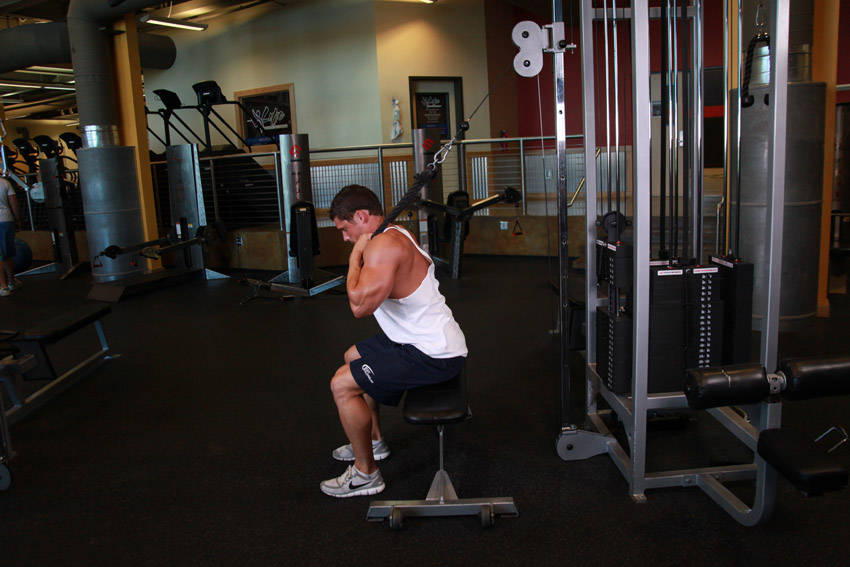 Cable Seated Crunch — starting position