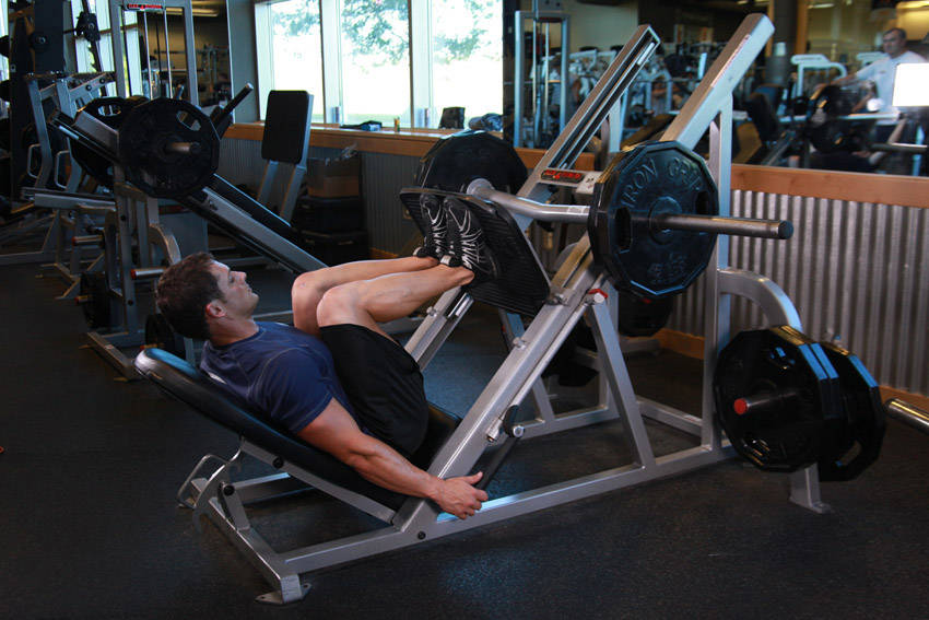 Narrow Stance Leg Press — starting position