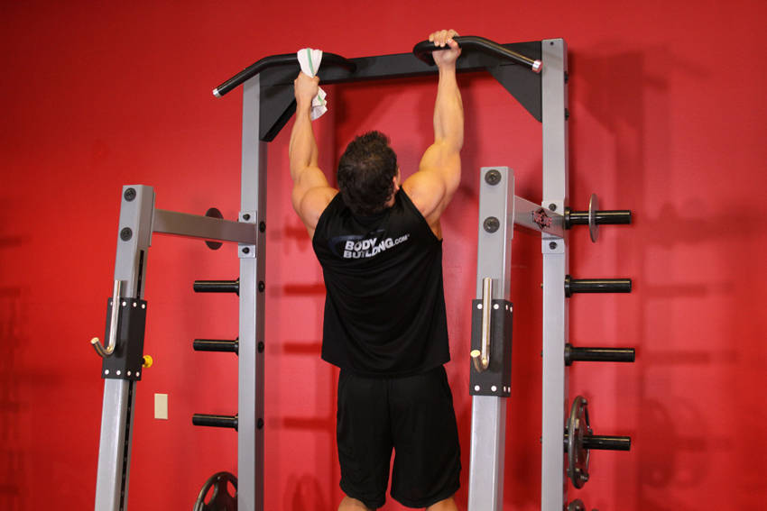 One Arm Chin-Up — starting position