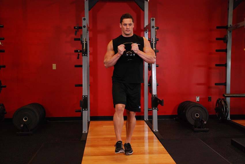 Kettlebell Pistol Squat — start