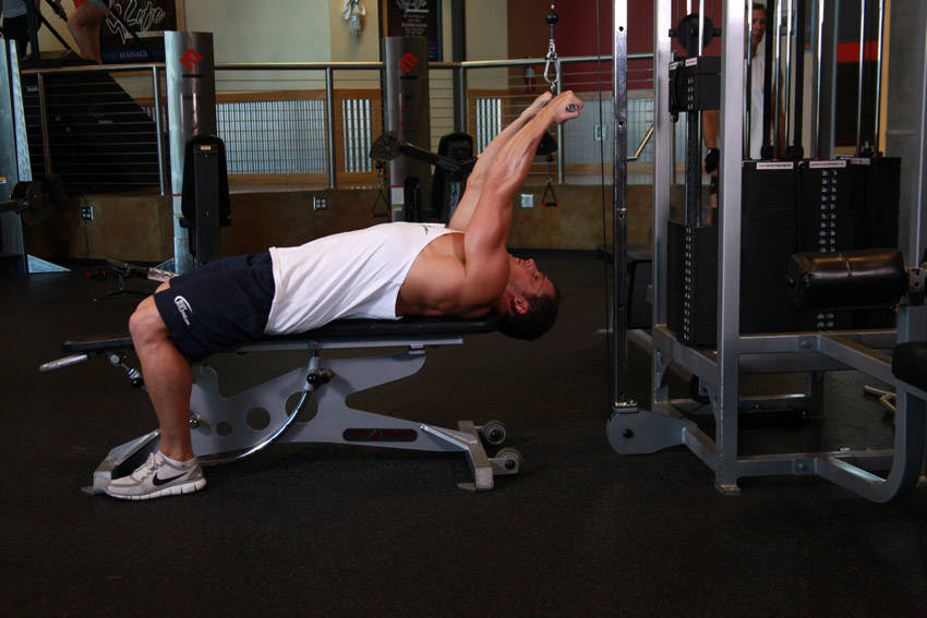 Lying Close-Grip Bar Curl On High Pulley — start