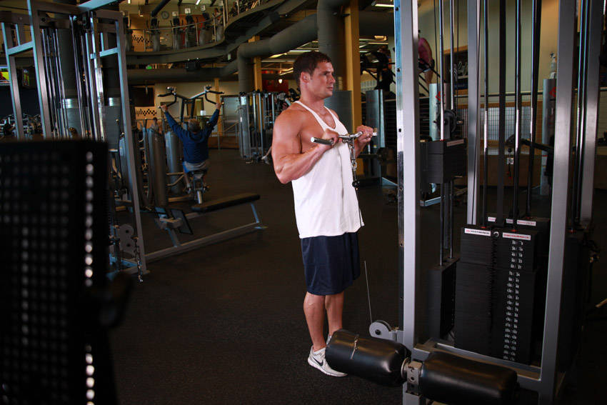 Reverse Cable Curl — start
